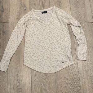 Abercrombie and Fitch v neck shirt